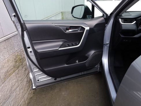 Certified 2025 Toyota RAV4 XLE AWD/4WD image 15