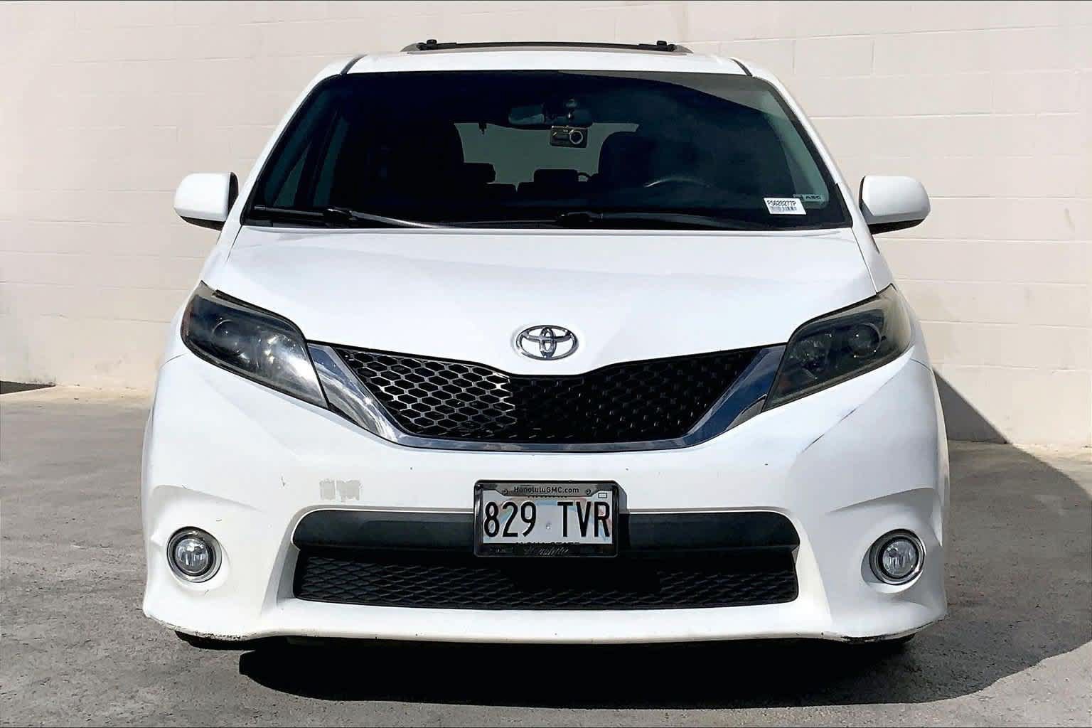 Used 2015 Toyota Sienna SE FWD image 6