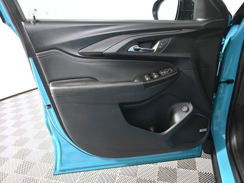 Used 2021 Chevrolet TrailBlazer RS w/ Sun and Liftgate Package image 18