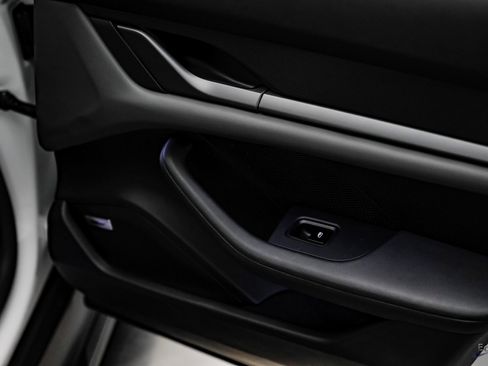 Used 2020 Porsche Taycan Turbo S image 81