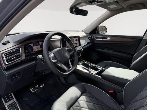 New 2026 Volkswagen Atlas SEL Premium R-Line image 9