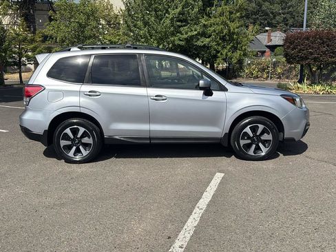 Used 2017 Subaru Forester 2.5i Premium AWD/4WD image 17