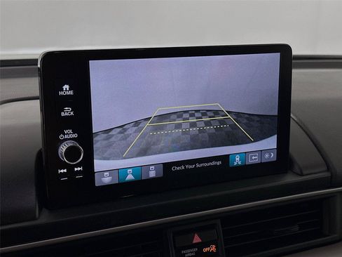 Used 2024 Honda Pilot EX-L image 6