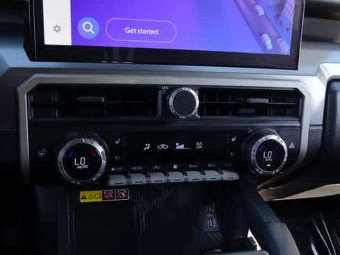 Used 2024 Toyota Tacoma TRD Off-Road image 31