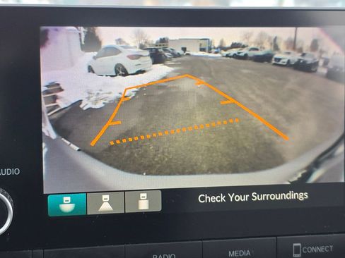 Used 2023 Honda HR-V LX image 4