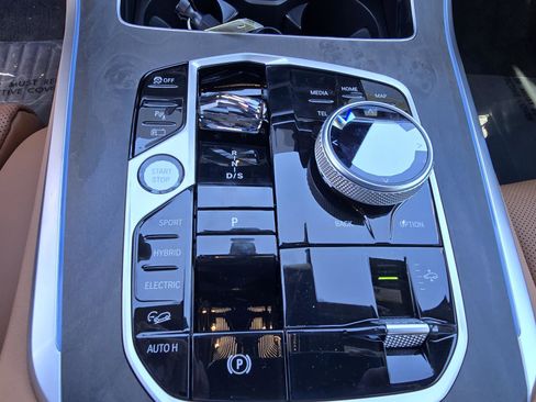 New 2026 BMW X5 xDrive50e w/ Executive Package image 19