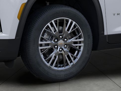 New 2026 Chevrolet Traverse LT w/ Driver Confidence Package AWD/4WD image 9