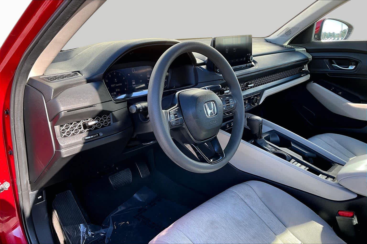 Used 2023 Honda Accord EX image 17