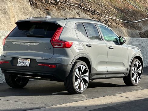 New 2025 Volvo XC40 B5 Plus w/ Climate Package image 4