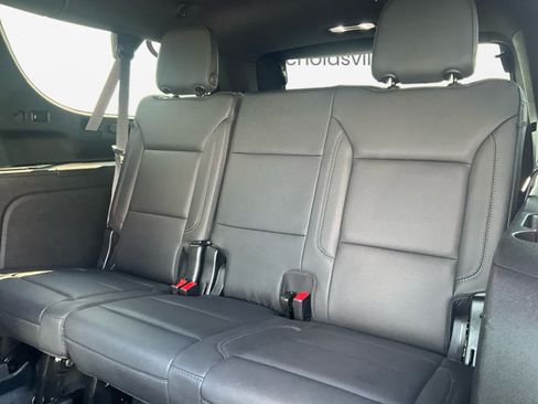 Used 2023 Chevrolet Suburban LT AWD/4WD image 23