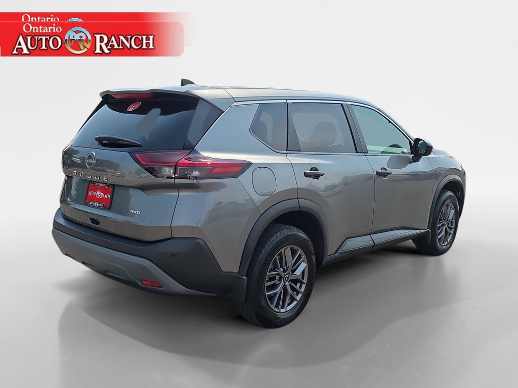 Used 2023 Nissan Rogue S AWD/4WD image 5