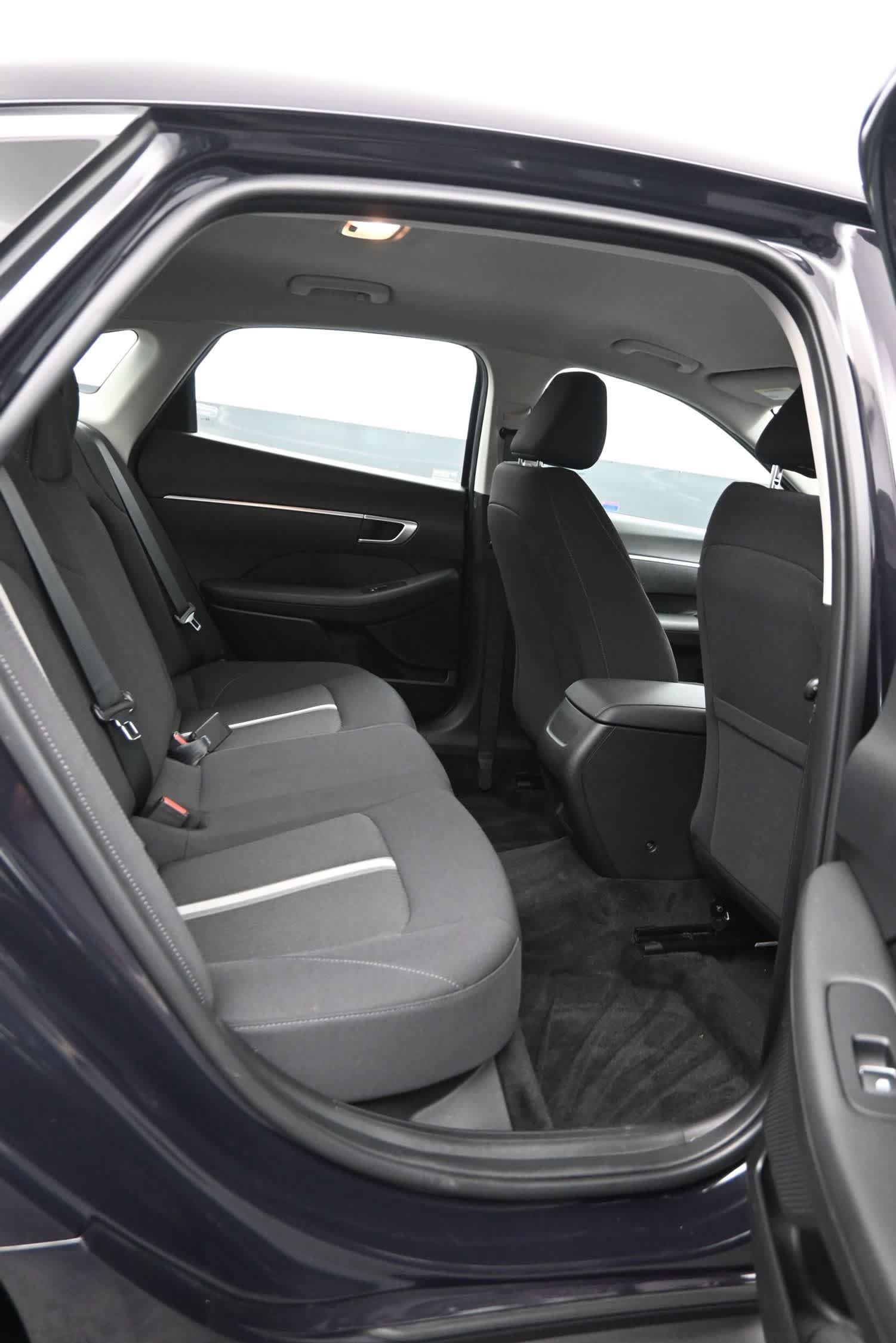 Used 2025 Hyundai Sonata SE FWD image 12