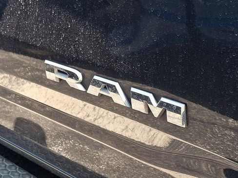 Used 2020 RAM 1500 Laramie AWD/4WD image 9