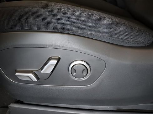 New 2026 Hyundai Ioniq 9 SE image 9