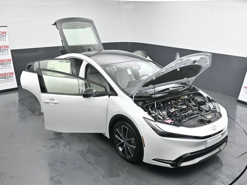 New 2026 Toyota Prius XLE image 36