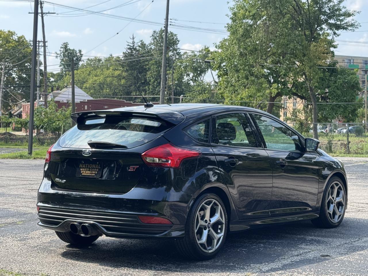 Used 2017 Ford Focus ST FWD image 6