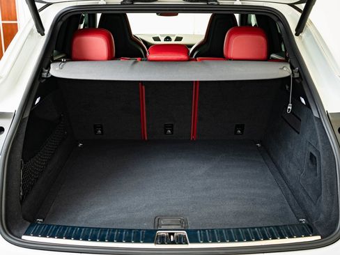 Certified 2023 Porsche Cayenne Platinum Edition image 20