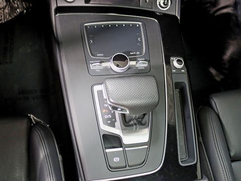 Used 2019 Audi Q5 2.0T AWD/4WD image 27