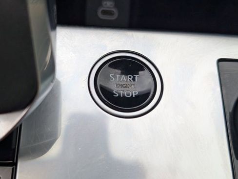 Used 2023 Land Rover Range Rover SE AWD/4WD image 18