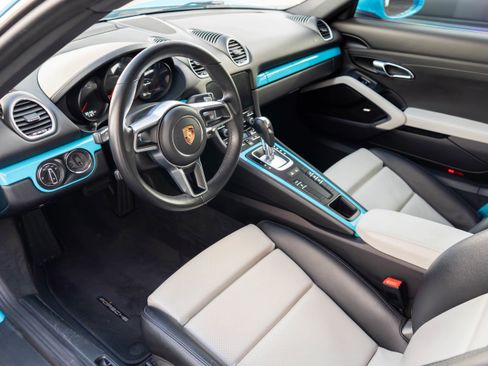 Used 2020 Porsche 718 Cayman image 8