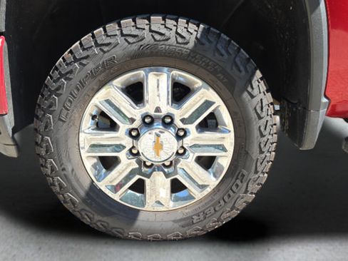 Used 2024 Chevrolet Silverado 2500 High Country w/ High Country Premium Package AWD/4WD image 31