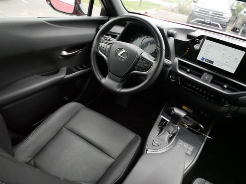 Used 2024 Lexus UX 250h F Sport AWD/4WD image 9