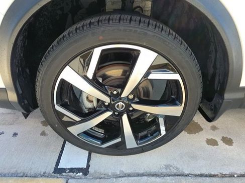 Used 2022 Nissan Rogue Sport SL w/ Premium Package image 10