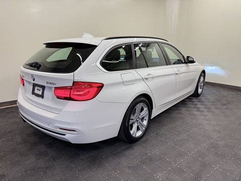 Used 2018 BMW 330i xDrive Wagon AWD/4WD image 11