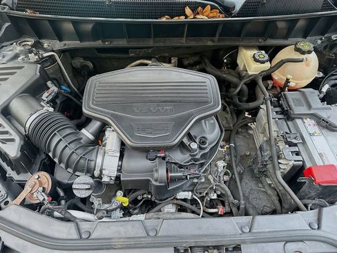 Used 2018 Cadillac XT5 Luxury w/ Driver Awareness Package image 30