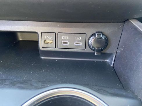 Used 2023 Toyota Highlander XLE FWD image 26