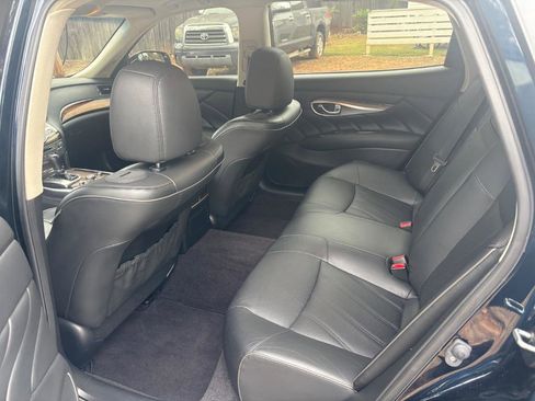 Used 2019 INFINITI Q70 L 3.7 w/ Sensory Package image 9