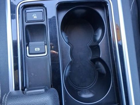 Used 2018 Jaguar XE R-Sport image 25