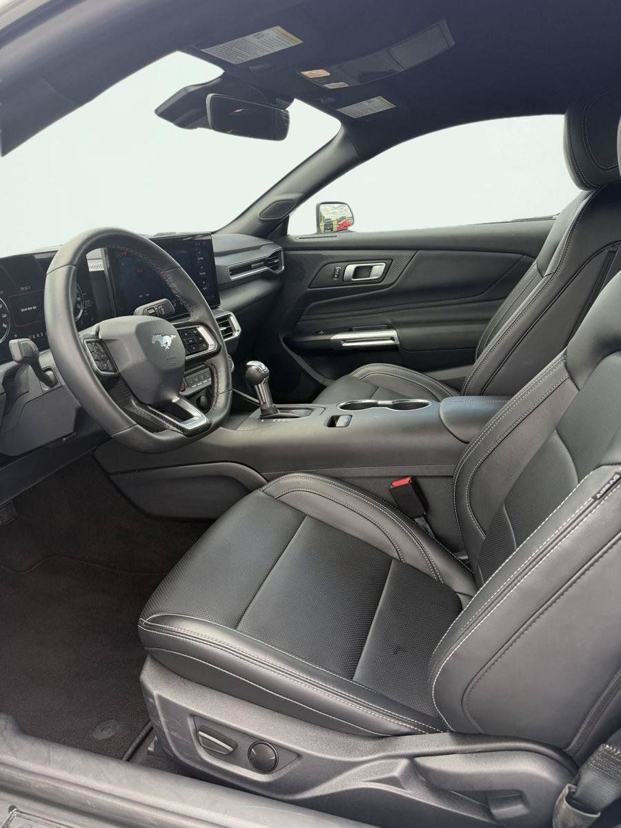 Used 2026 Ford Mustang Premium RWD image 3