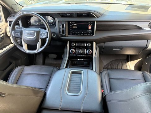 Used 2023 GMC Yukon XL Denali AWD/4WD image 15