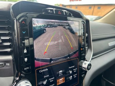 Used 2019 RAM 1500 Laramie AWD/4WD image 14