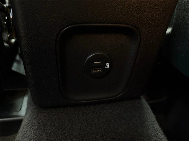 Used 2022 Ford Escape SE w/ SE Sport Appearance Package FWD image 21