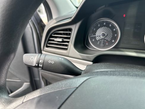 Used 2019 Hyundai Elantra SE w/ Cargo Package image 18