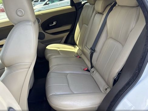 Used 2017 Land Rover Range Rover Evoque SE AWD/4WD image 4