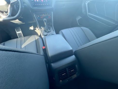 Certified 2024 Volkswagen Tiguan SE R-Line image 20