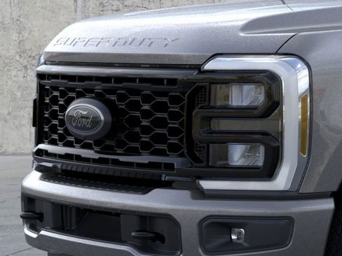 New 2026 Ford F250 Lariat w/ Black Appearance Package image 17