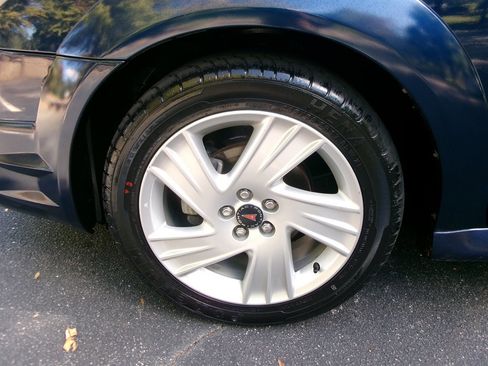 Used 2006 Pontiac Vibe w/ Security Package image 54