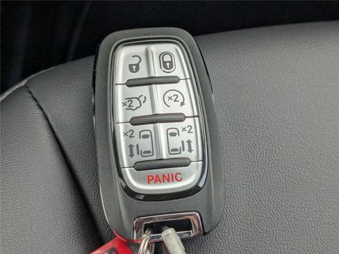 New 2026 Chrysler Pacifica Select image 33