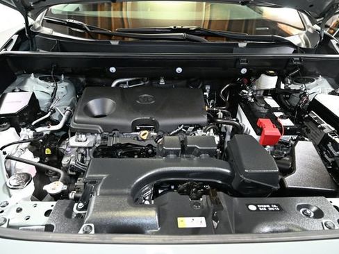 Used 2022 Toyota RAV4 XLE w/ Convenience Package AWD/4WD image 16