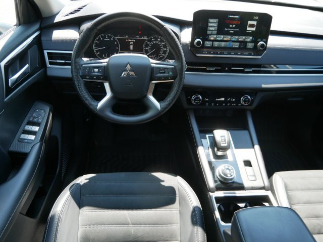 Used 2024 Mitsubishi Outlander SE AWD/4WD image 12