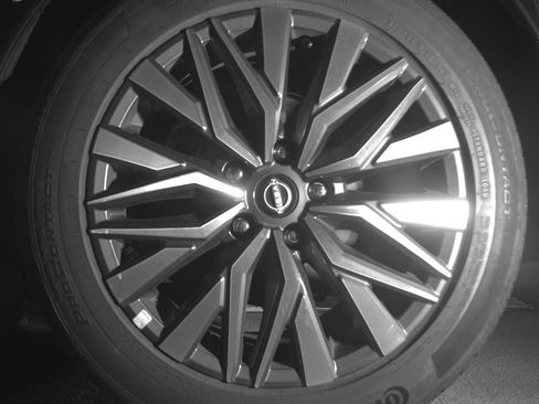 Used 2025 Nissan Altima 2.5 SV FWD image 14