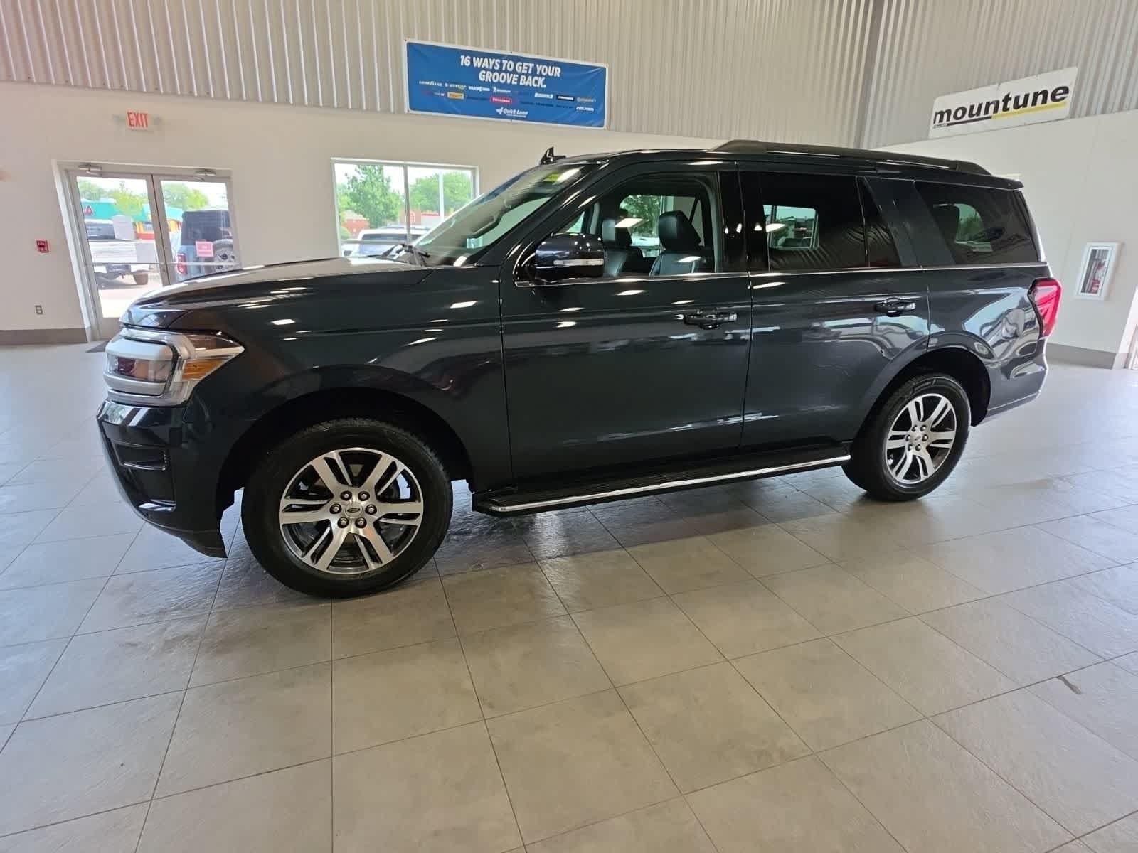 Used 2022 Ford Expedition XLT AWD/4WD image 16