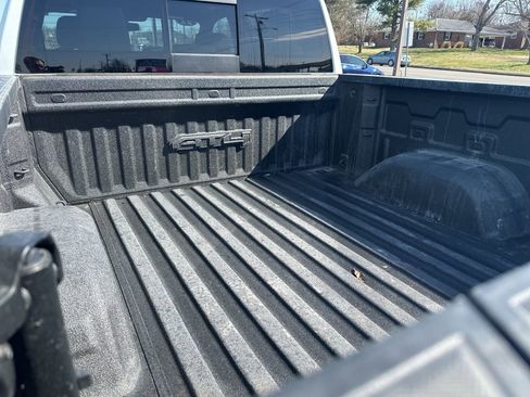 Used 2022 GMC Sierra 1500 AT4 w/ AT4 Premium Package image 9