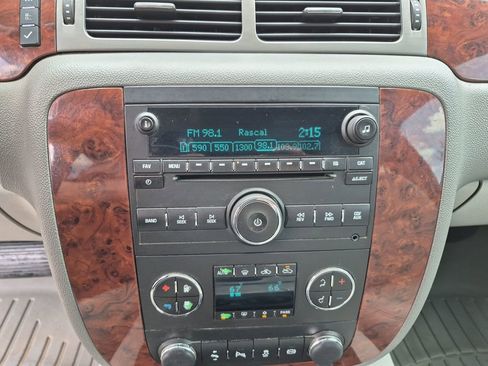 Used 2014 Chevrolet Silverado 2500 LTZ w/ LTZ Plus Package AWD/4WD image 25