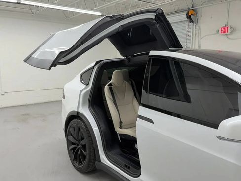 Used 2020 Tesla Model X Long Range AWD/4WD image 14