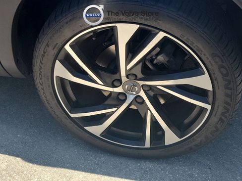 Used 2021 Volvo XC40 T5 R-Design w/ Advanced Package AWD/4WD image 7